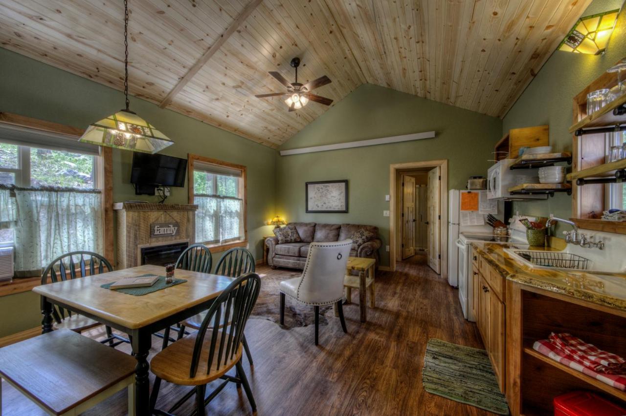 Villa Yak Ridge Cabins And Farmstead By Mount Rushmore à Keystone Extérieur photo