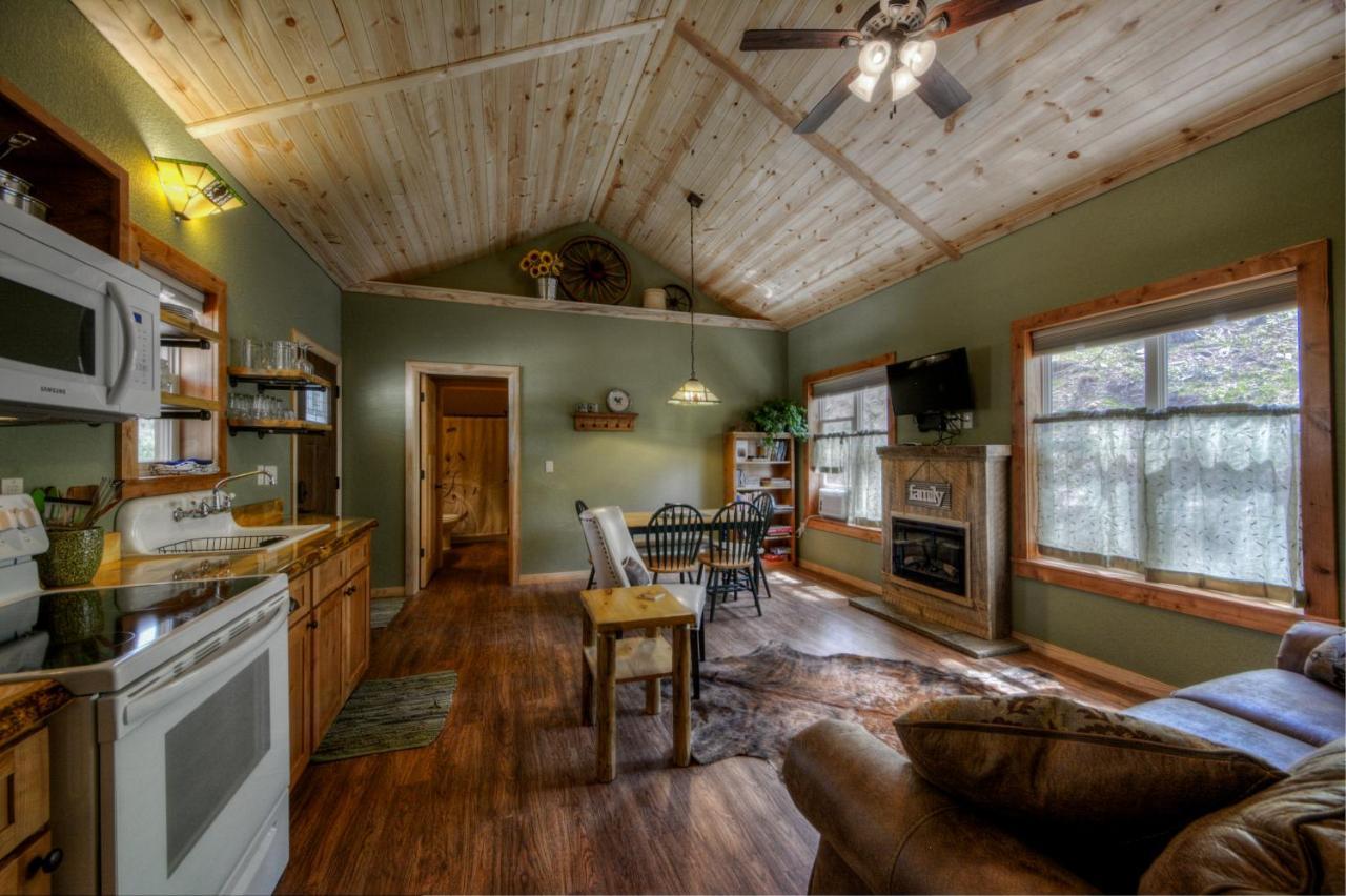 Villa Yak Ridge Cabins And Farmstead By Mount Rushmore à Keystone Extérieur photo